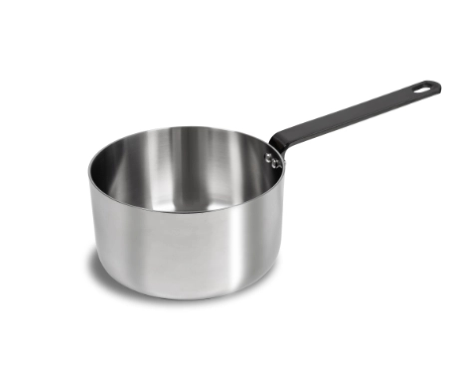 Høyden på kasserollen er 5,2 cm og den fungerer på alle typer kokeplater inkludert induksjon.